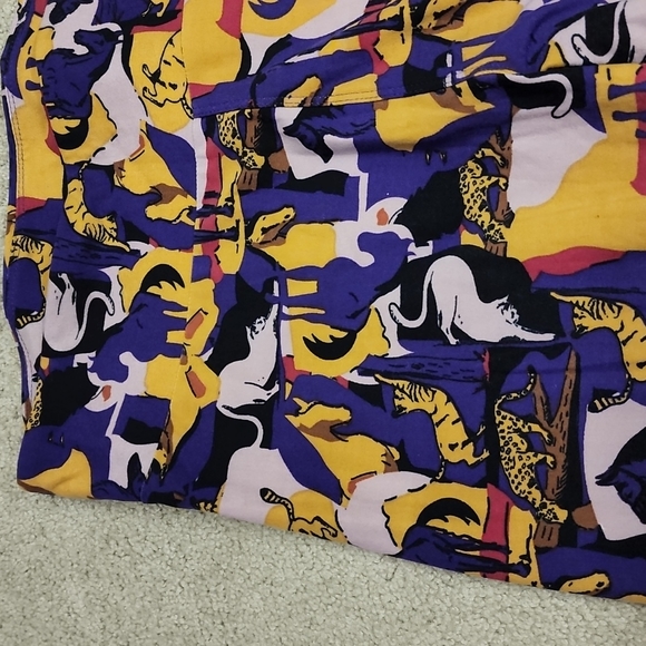 Lularoe rare pattern cat horses dog cheetah purple leggings - Picture 3 of 5
